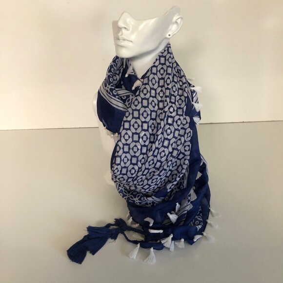 Blue White Geometric Pattern Tassel Scarf Wrap Square 39x41in - Picture 3 of 5
